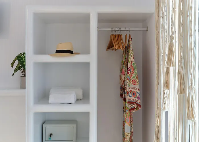 Ariti Seaside Aparthotel 4*