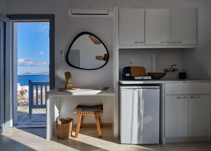 Ariti Seaside Aparthotel Nausa